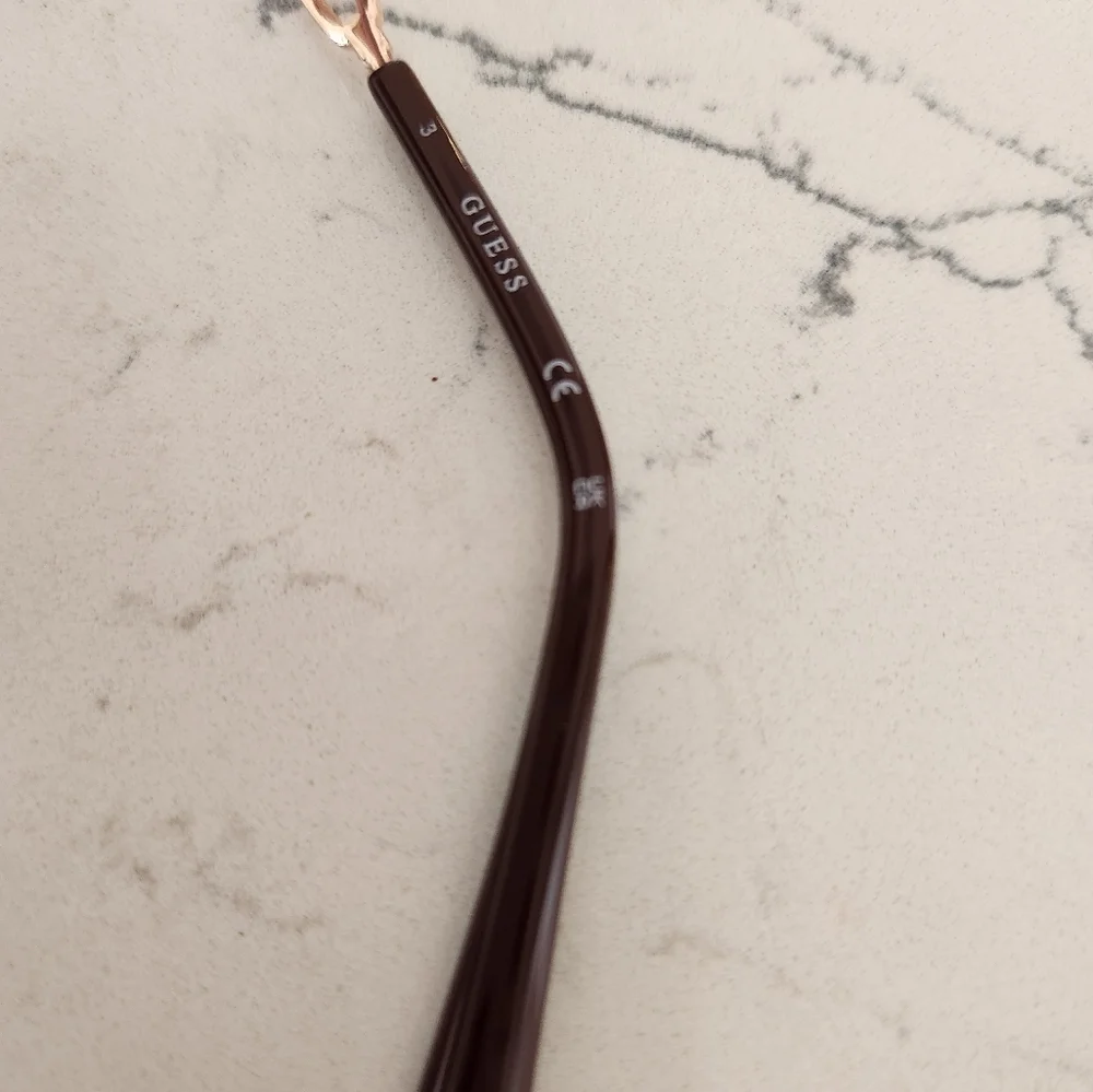 New!! || GUESS || Sunglasses, Wire Frame, Square Lenses, Wire Temple - Picture 6 of 8